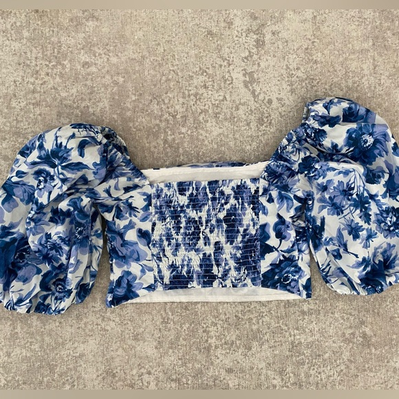 Blue & White Floral Abercrombie Puff Sleeve Top XS - Picture 2 of 5